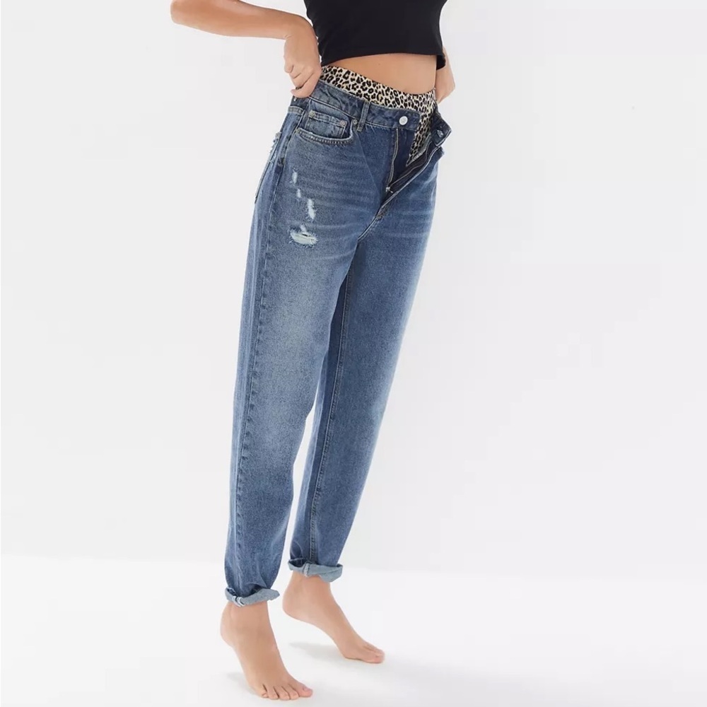 BDG Mom High Rise Jeans - Medium Distressed Wash- Size 27”